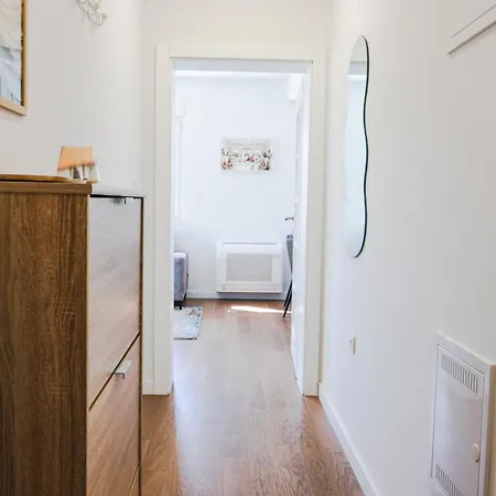 Apartament Con *